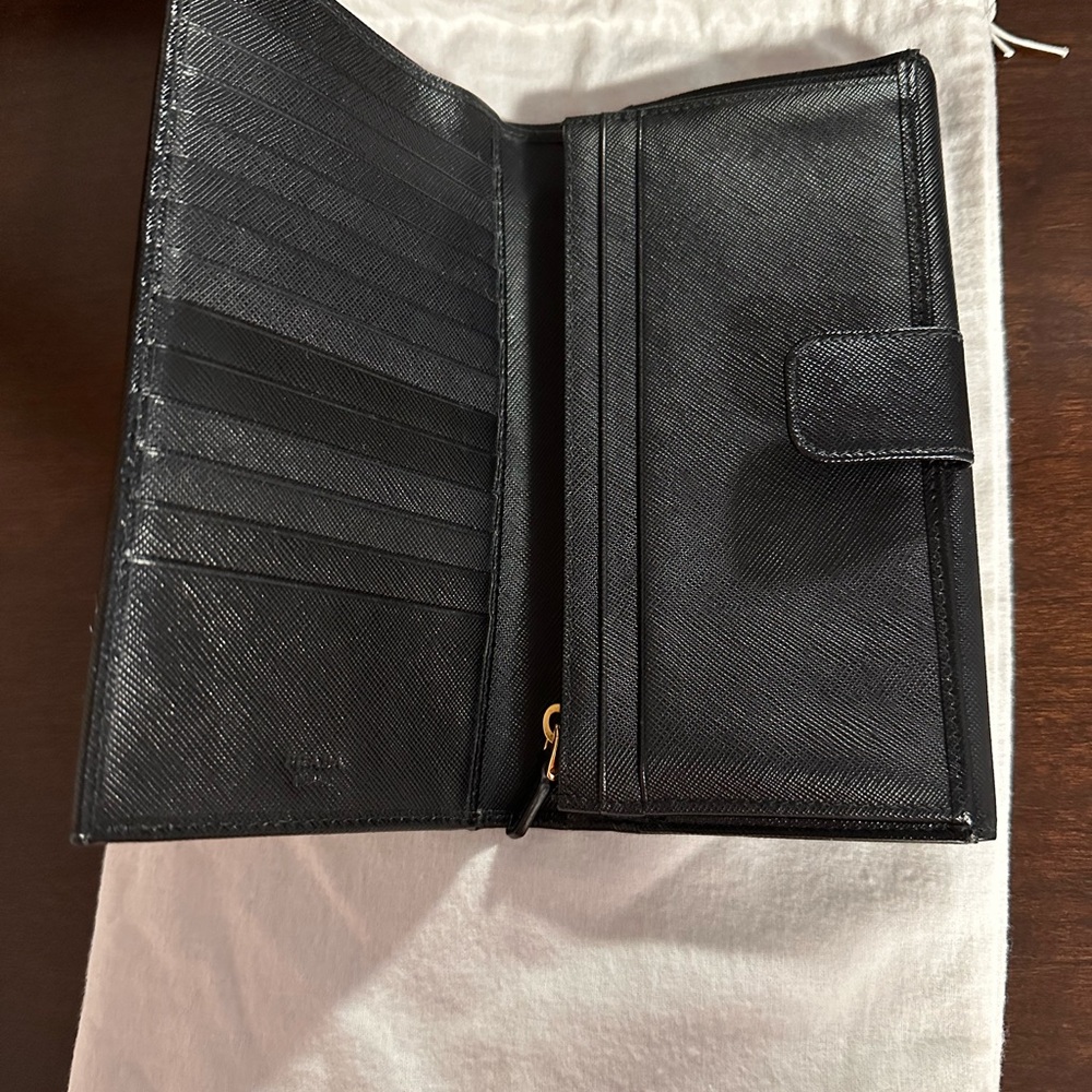 Prada Continental wallet in texture Saffiano Leather - Picture 3 of 6